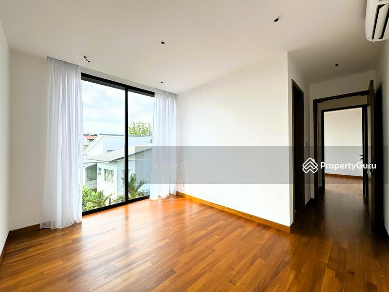 Semi-Detached for Sale: Holland, D10, 277580