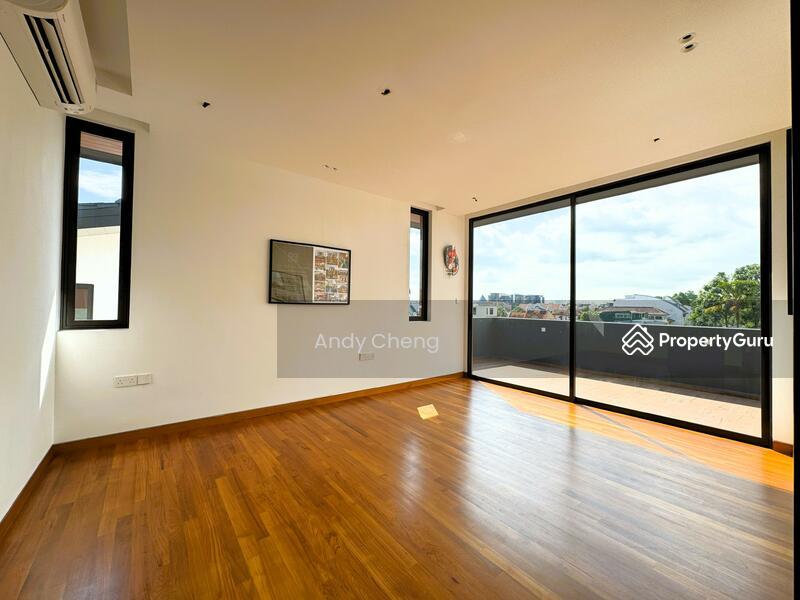 Semi-Detached for Sale: Holland, D10, 277580