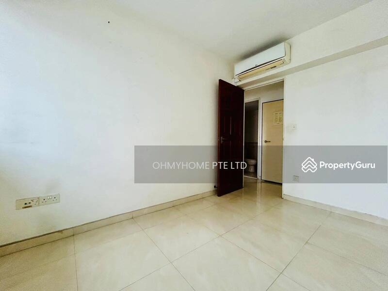 HDB Flat for Sale, 52 Strathmore Avenue, SGD 950,000 | 99-year lease