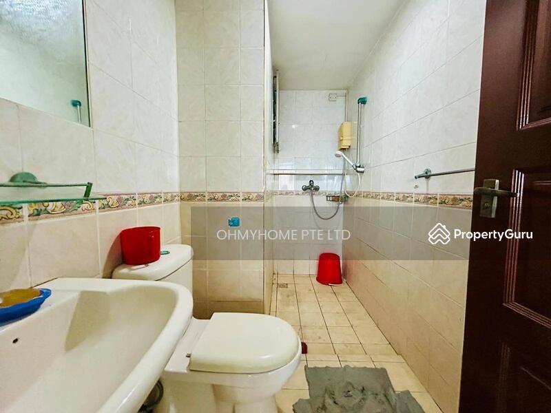 HDB Flat for Sale, 52 Strathmore Avenue, SGD 950,000 | 99-year lease