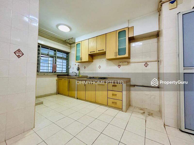 HDB Flat for Sale, 52 Strathmore Avenue, SGD 950,000 | 99-year lease