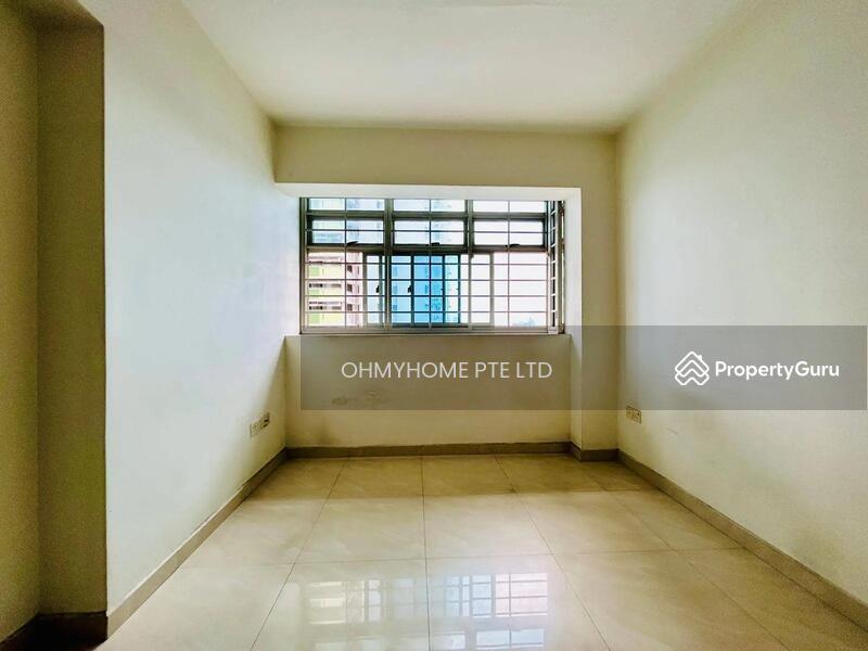 HDB Flat for Sale, 52 Strathmore Avenue, SGD 950,000 | 99-year lease