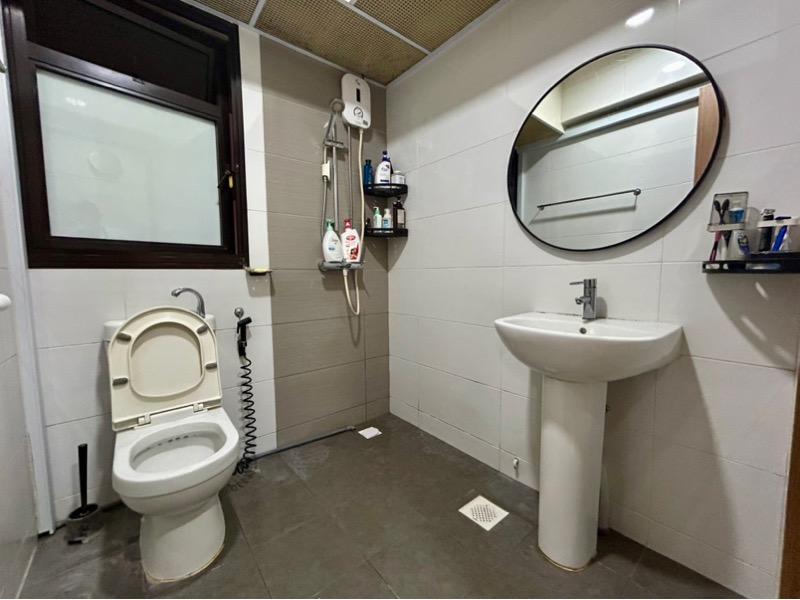 HDB Apartment for Sale, 457B SENGKANG WEST ROAD HDB Apartment For Sale, $360,000, 1 Bed 1 Bath 516 sqft $698.00 psf, SGD 360,000 | 99-year Leasehold