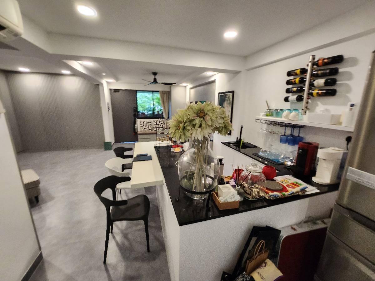 HDB Apartment for Sale, 42 Telok Blangah Rise HDB Apartment For Sale, $450,000, 2 Bed 1 Bath 635 sqft $709.00 psf, SGD 450,000 | 99-year Leasehold