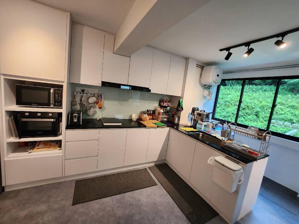HDB Apartment for Sale, 42 Telok Blangah Rise HDB Apartment For Sale, $450,000, 2 Bed 1 Bath 635 sqft $709.00 psf, SGD 450,000 | 99-year Leasehold