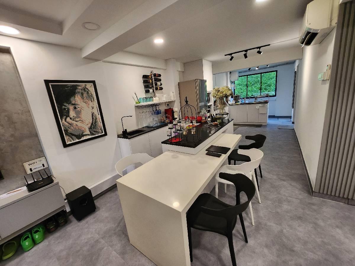 HDB Apartment for Sale, 42 Telok Blangah Rise HDB Apartment For Sale, $450,000, 2 Bed 1 Bath 635 sqft $709.00 psf, SGD 450,000 | 99-year Leasehold