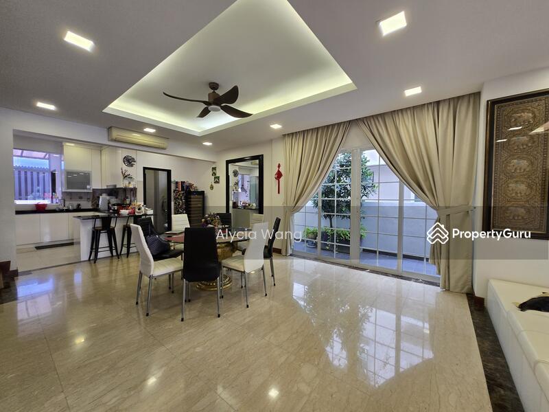 Semi-Detached for Sale: D19, 555142