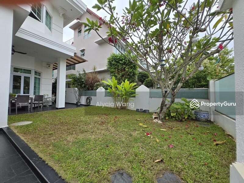 Semi-Detached for Sale: D19, 555142