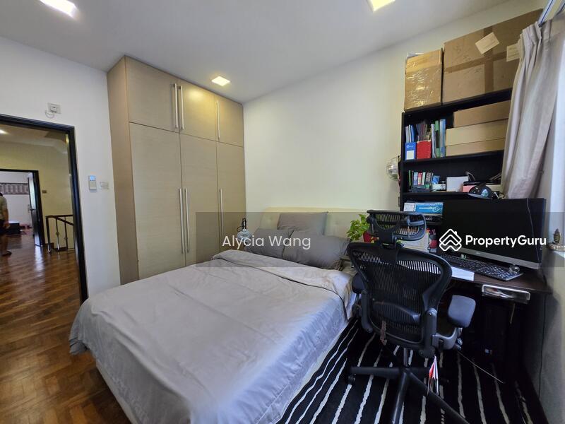 Semi-Detached for Sale: D19, 555142