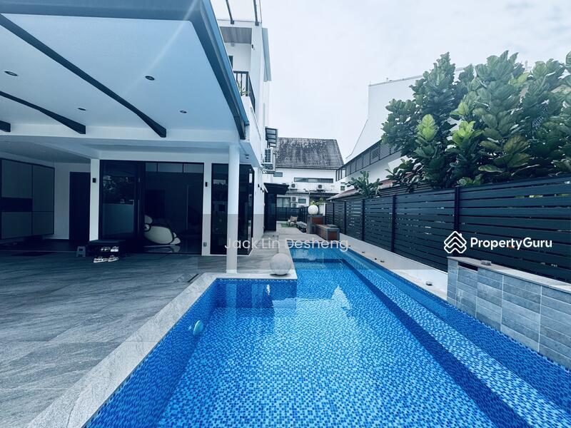 Prop-GPT: Corner Terrace: D27  Platina Gardens