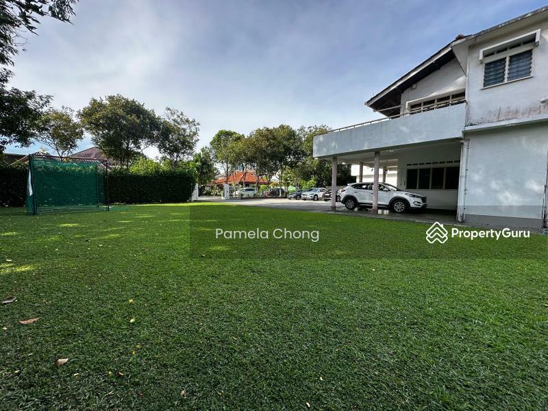 Prop-GPT: Bungalow - Good Class: D11  ATTRACTIVE $18XX PSF??PRIME CHANCERY GCB PLOT?? DUAL FRONTAGE ??  PAM 9022 8600