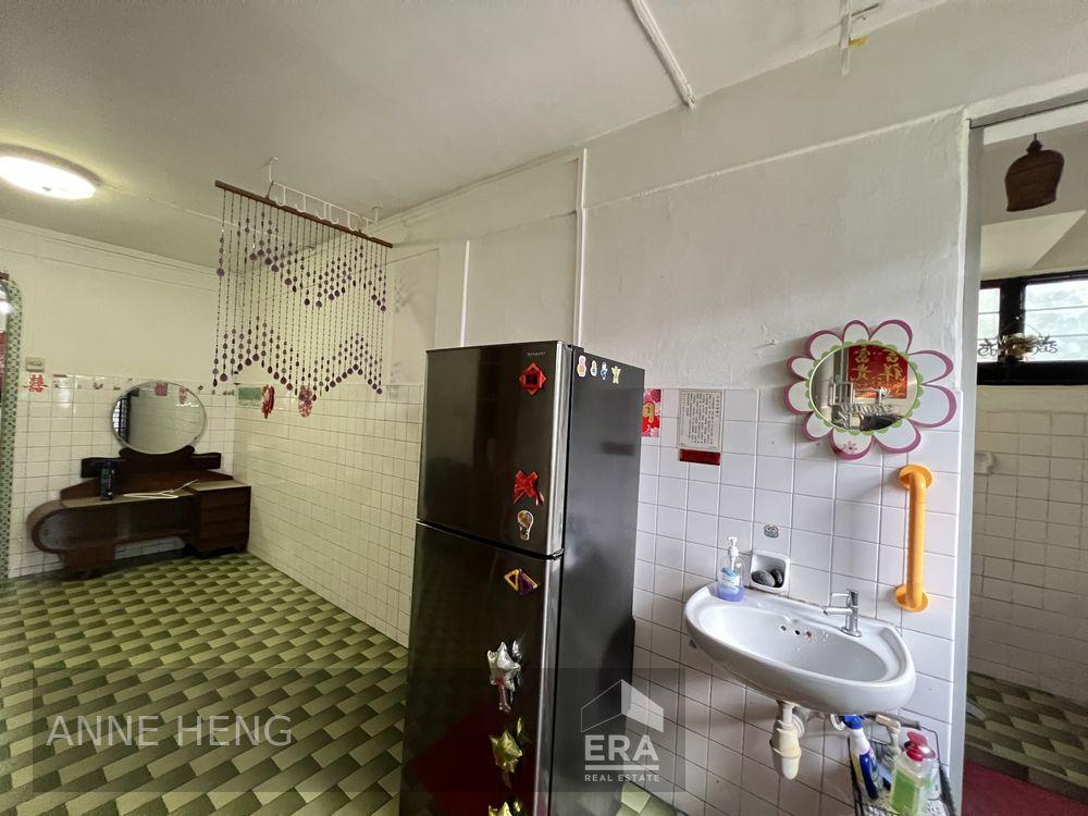 HDB - 2 room for Sale, West Coast Road 704 West Coast Road, SGD 400,000 | Leasehold