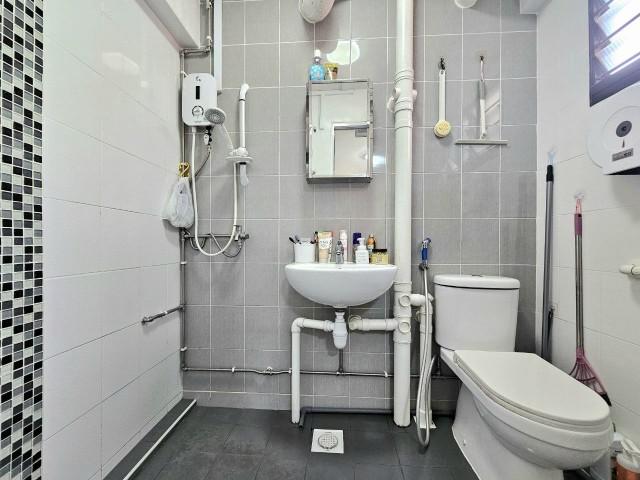 HDB Apartment for Sale: Yishun, D27, 760408