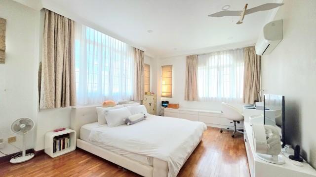 Prop-GPT: Semi-Detached: D19  Serangoon Garden Estate