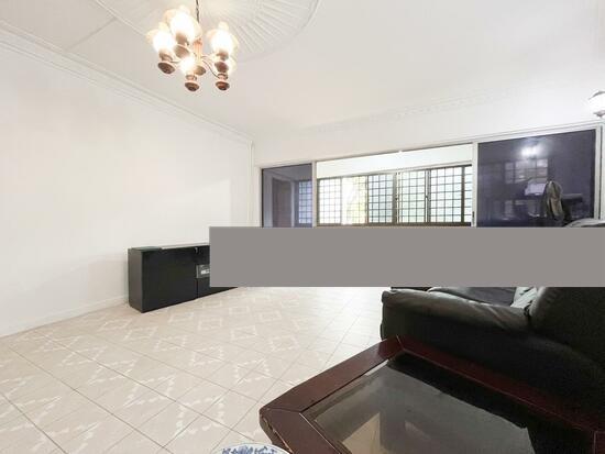 Prop-GPT: HDB Apartment: D19  302 Hougang Avenue 5