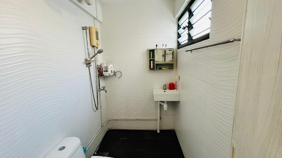 175 Bishan Street 13 HDB Apartment For Sale, $705,000, 3 Bed 2 Bath 893 sqft $789.00 psf