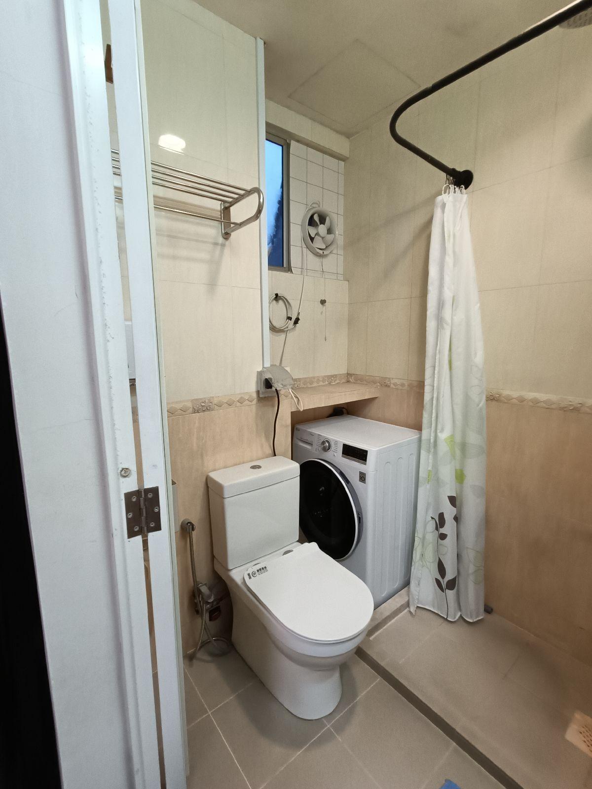 Apartment for Sale, Orchard Court Apartment For Sale, $2,499,900, 3 Bed 3 Bath 1,453 sqft $1,721.00 psf, SGD 2,499,900 | 99-year Leasehold