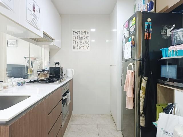 Condominium for Sale, The Lakefront Residences Condominium For Sale, $1,390,000, 2 Bed 2 Bath 721 sqft $1,928.00 psf, SGD 1,390,000 | 99-year Leasehold