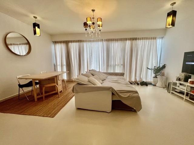 Prop-GPT: Apartment: D09 Cairnhill Fire Sale!!! CHEAP!! $150k below value, Freehold, CCR Dist 09, est 8mins MRT! Hurry!!!