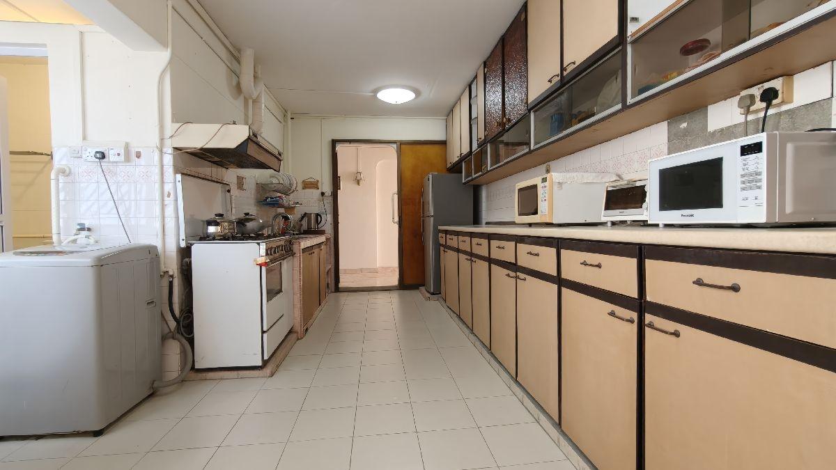 725 Bedok Reservoir Road HDB Apartment For Sale, $950,000, 4 Bed 2 Bath 1,528 sqft $622.00 psf