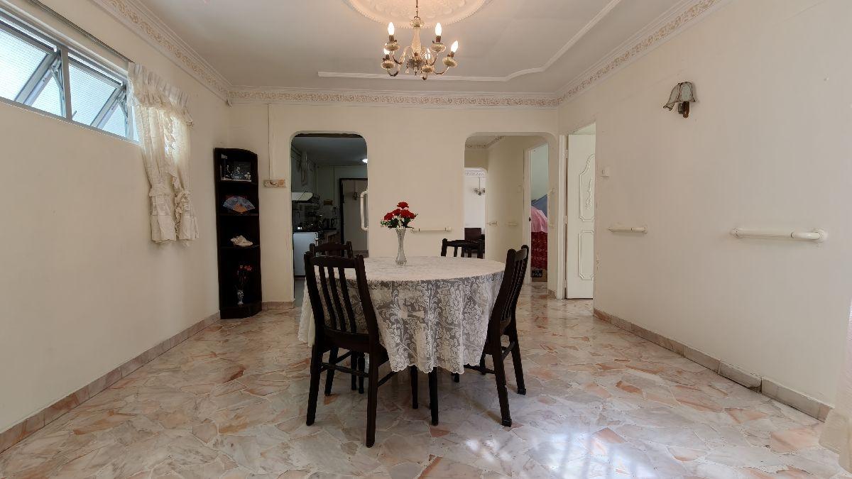 725 Bedok Reservoir Road HDB Apartment For Sale, $950,000, 4 Bed 2 Bath 1,528 sqft $622.00 psf