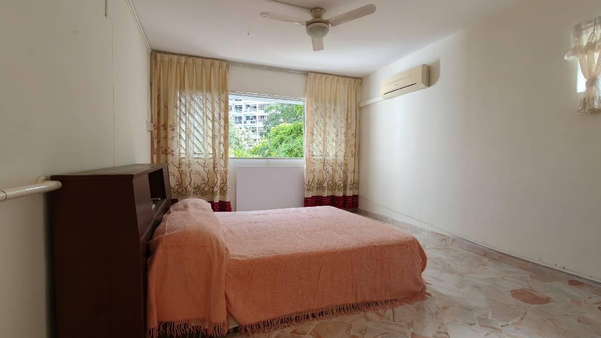 725 Bedok Reservoir Road HDB Apartment For Sale, $950,000, 4 Bed 2 Bath 1,528 sqft $622.00 psf