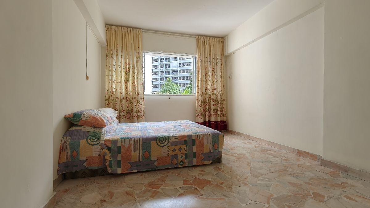 725 Bedok Reservoir Road HDB Apartment For Sale, $950,000, 4 Bed 2 Bath 1,528 sqft $622.00 psf