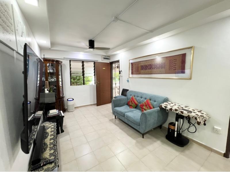 HDB Apartment for Sale, 403 Hougang Avenue 10 HDB Apartment For Sale, $445,000, 2 Bed 2 Bath 721 sqft $617.00 psf, SGD 445,000 | 99-year Leasehold