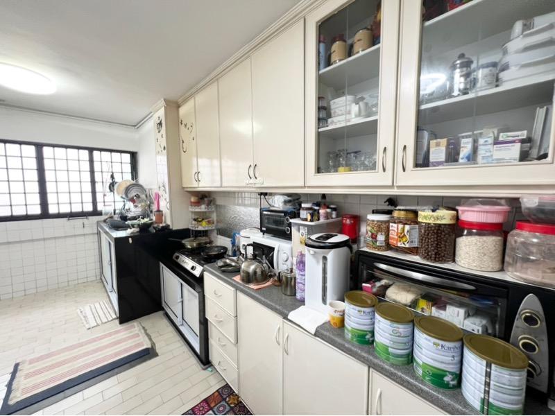 HDB Apartment for Sale, 403 Hougang Avenue 10 HDB Apartment For Sale, $445,000, 2 Bed 2 Bath 721 sqft $617.00 psf, SGD 445,000 | 99-year Leasehold