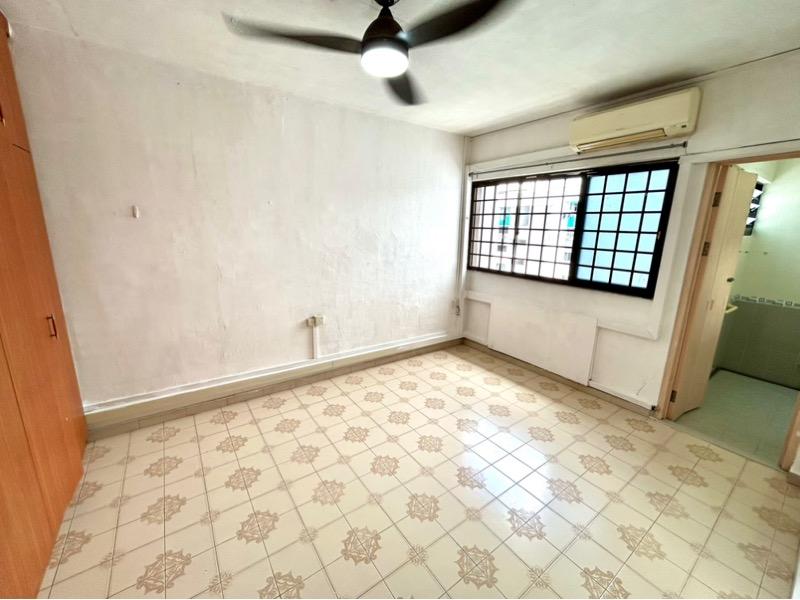 HDB Apartment for Sale, 341 Jurong East Avenue 1 HDB Apartment For Sale, $460,000, 2 Bed 2 Bath 796 sqft $578.00 psf, SGD 460,000 | 99-year Leasehold