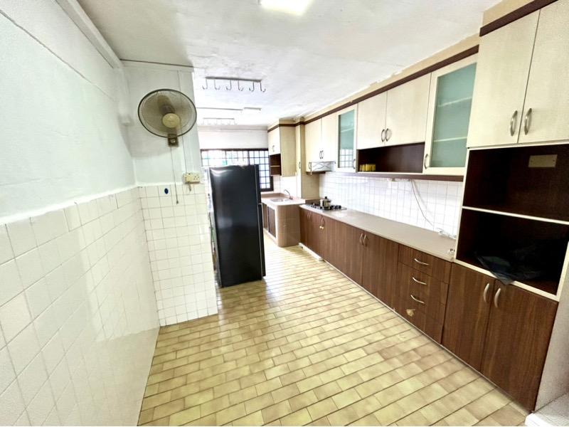 HDB Apartment for Sale, 341 Jurong East Avenue 1 HDB Apartment For Sale, $460,000, 2 Bed 2 Bath 796 sqft $578.00 psf, SGD 460,000 | 99-year Leasehold