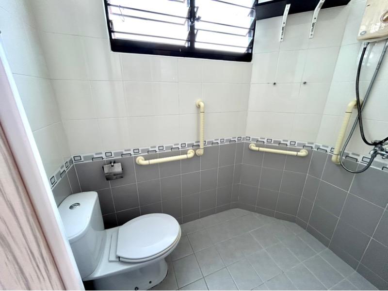 HDB Apartment for Sale, 341 Jurong East Avenue 1 HDB Apartment For Sale, $460,000, 2 Bed 2 Bath 796 sqft $578.00 psf, SGD 460,000 | 99-year Leasehold