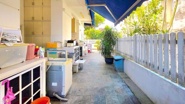 Prop-GPT: Semi-Detached: D19  SEMI-DETACHED 2.5-Storey @ D19 Serangoon Garden | 1km St Gabriel's Pri, CHIJ, Zhonghua Pri