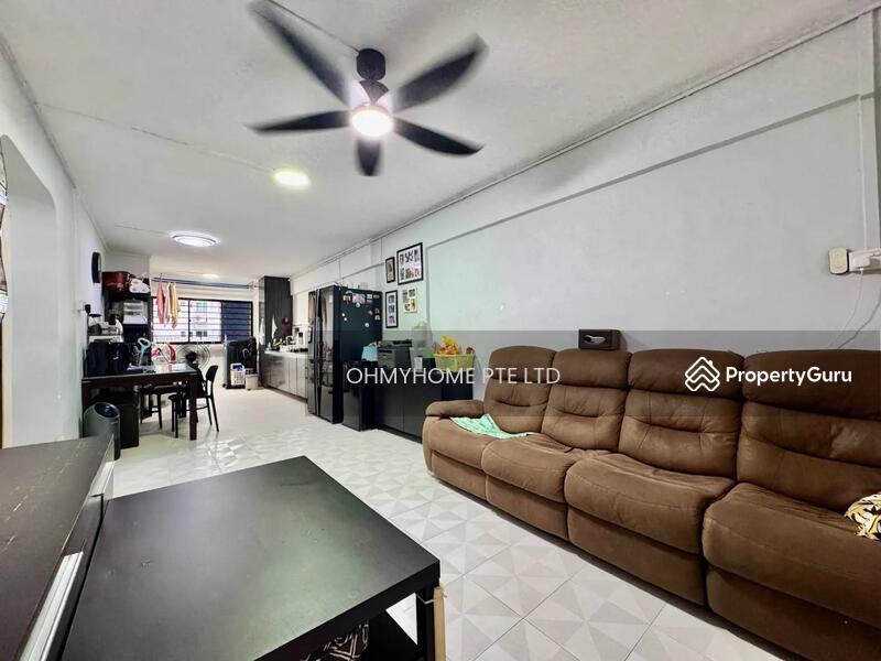 Prop-GPT: HDB Flat: D27 Yishun 264 Yishun Street 22