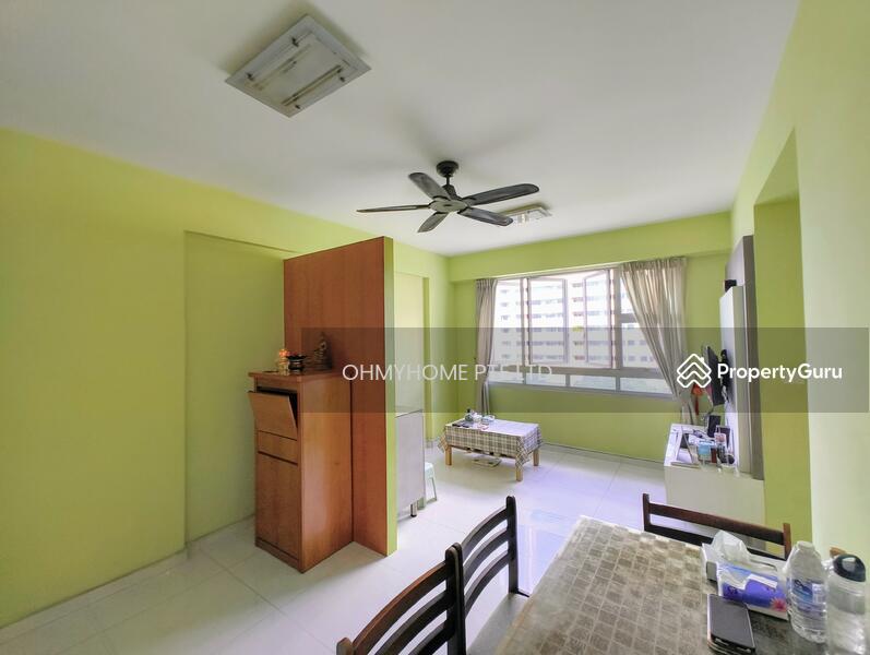 Prop-GPT: HDB Flat: D19  987B Buangkok Green