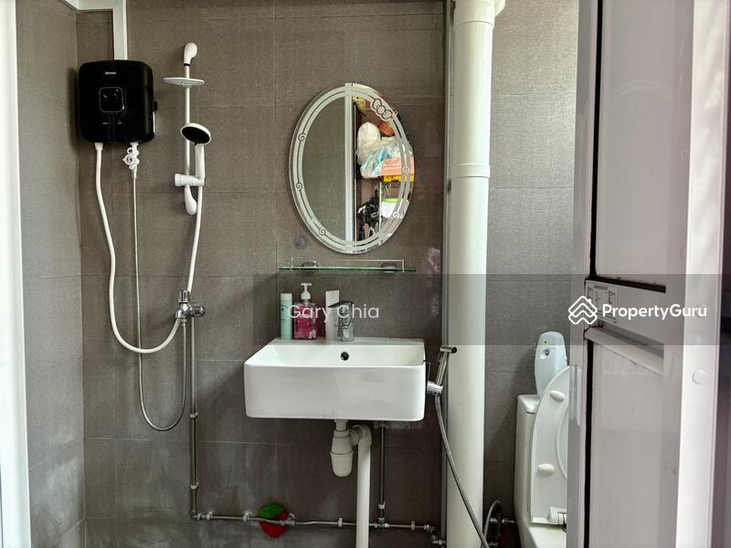 HDB Flat for Sale: D18, 520233