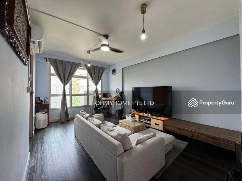 Prop-GPT: HDB Flat: D25  780B Woodlands Crescent