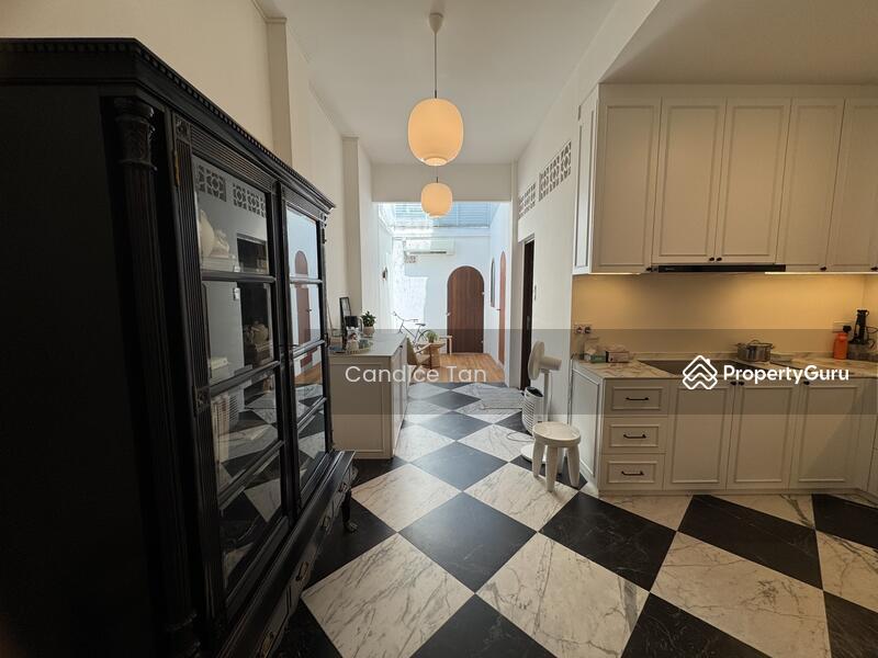 Corner Terrace for Sale: D15, 423649