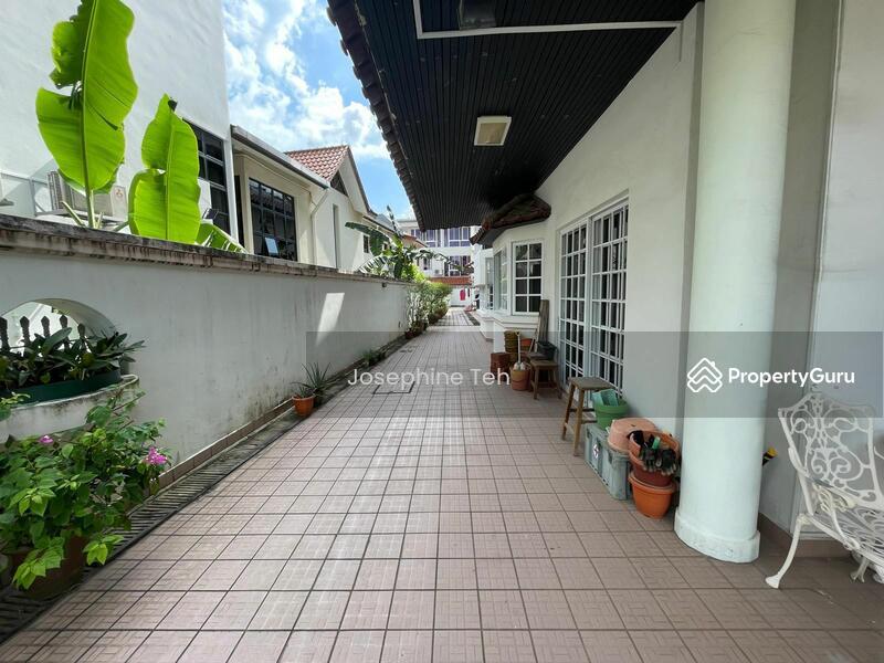 Semi-Detached for Sale: D19, 545000