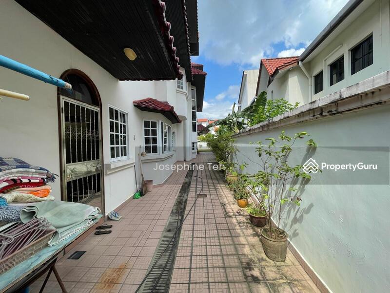 Semi-Detached for Sale: D19, 545000