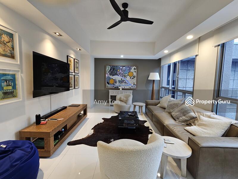 Prop-GPT: Apartment: D09  UE Square