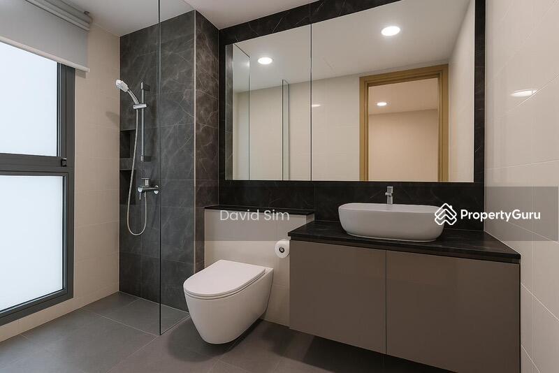 Condominium for Sale: Macpherson, D13, 368063