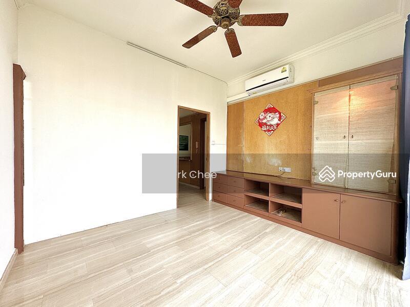 Apartment for Sale: D14, 398074