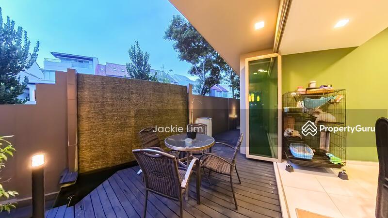 Corner Terrace for Sale: D26, 789212