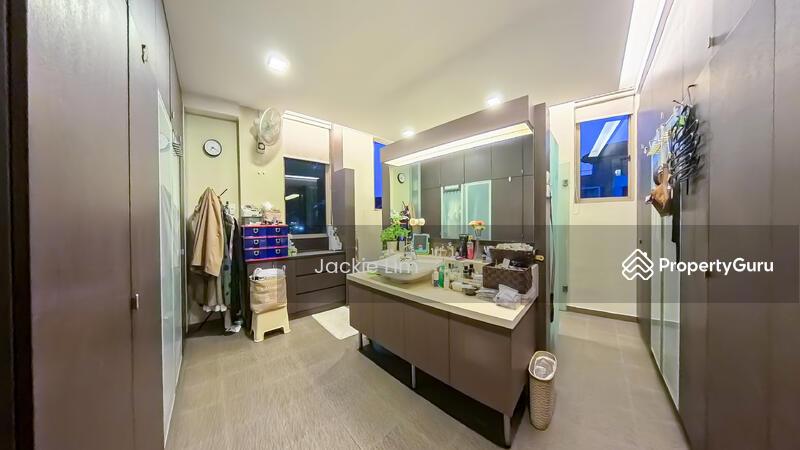 Corner Terrace for Sale: D26, 789212
