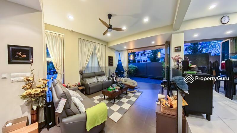 Corner Terrace for Sale: D26, 789212