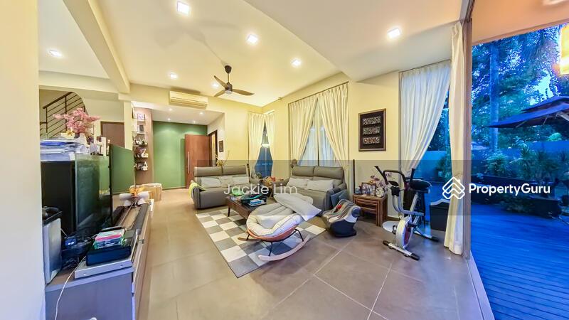 Corner Terrace for Sale: D26, 789212