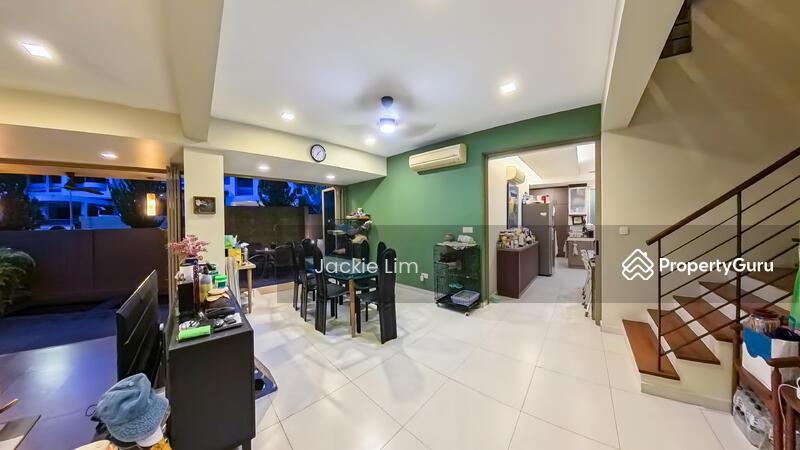 Corner Terrace for Sale: D26, 789212
