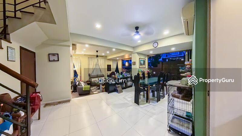 Corner Terrace for Sale: D26, 789212