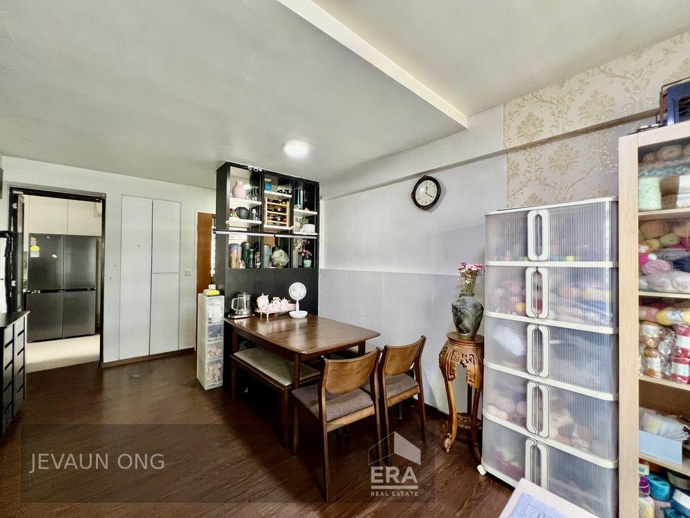 Prop-GPT: HDB - 3 room:   Boon Lay Drive 197B Boon Lay Drive For Sale